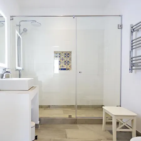 Amarela 17 * Ταβίρα