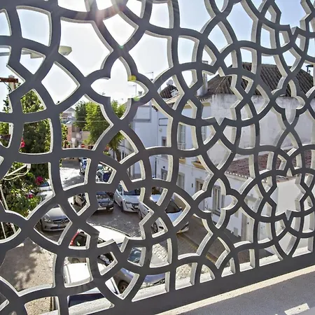 Amarela 17 * Ταβίρα